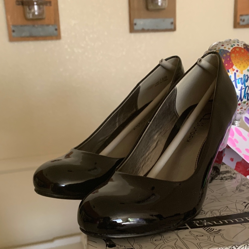 CL by Laundry Shiny Black Heels NINA Patent.